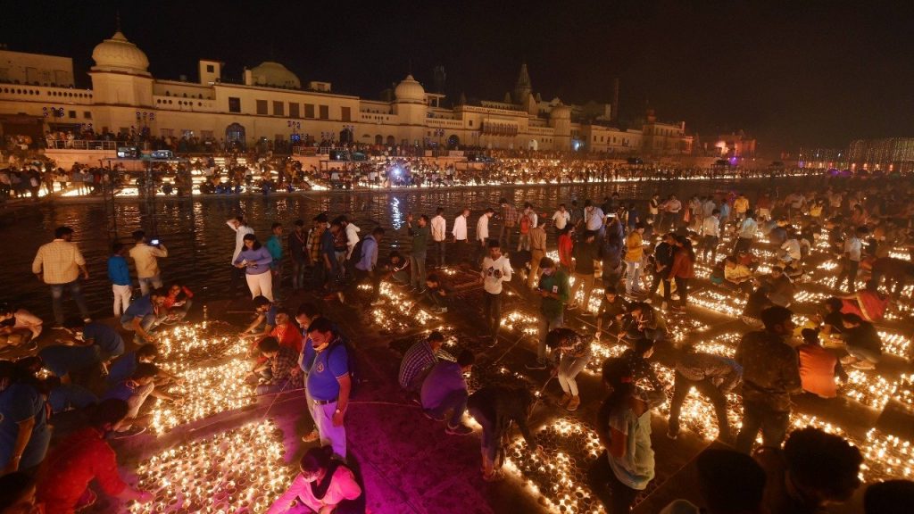 अयोध्या में आज बनेगा 12 लाख दीये जलाने का वर्ल्ड रिकॉर्ड, तैयारियां पूरी