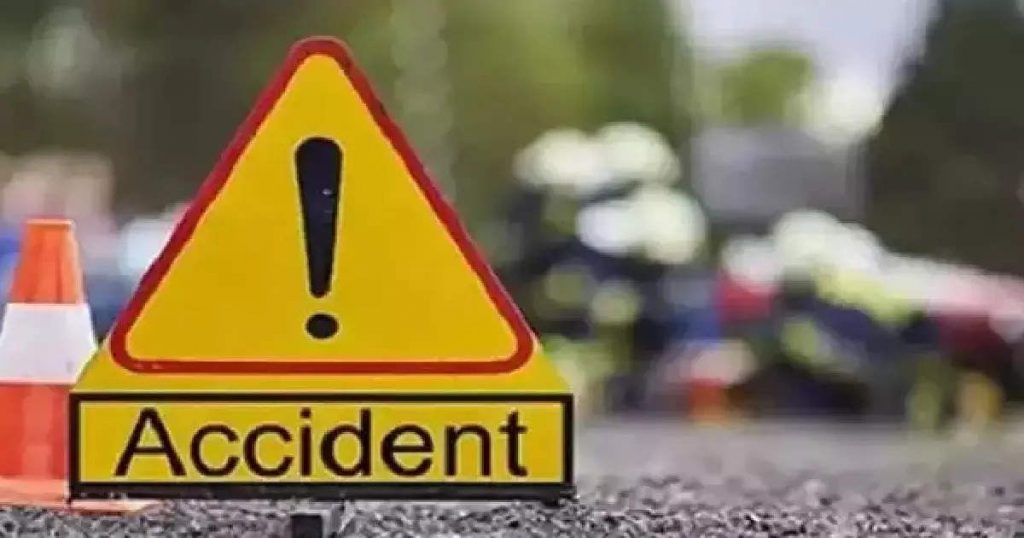 Firozabad Road Accident: 9 माह की प्रेग्नेंट महिला को ट्रक ने कुचला, पेट फटने से नवजात 5 फीट दूर जा गिरी